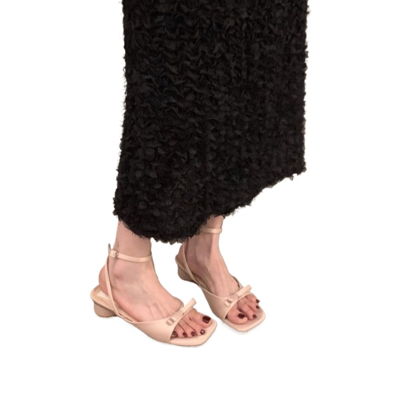 صنادل نسائية أنيقة جديدة لصيف  - مراجعة Summer Clothing Stores وسعره